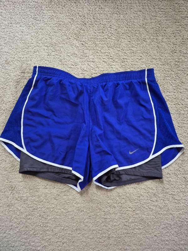 Hlaupastuttbuxur Nike