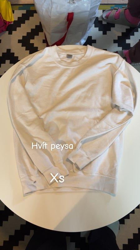 Hvít peysa xs