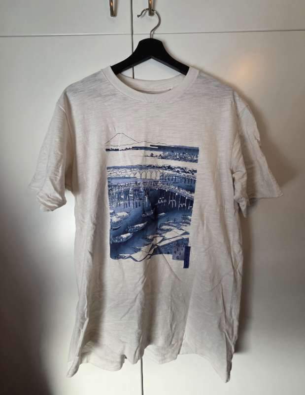 Hvítur UniQlo stuttermabolur