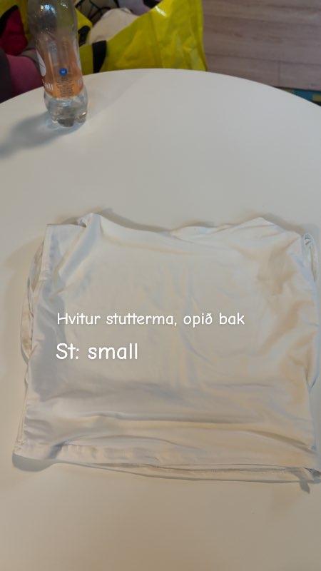 Hvítur stutterma opið bak