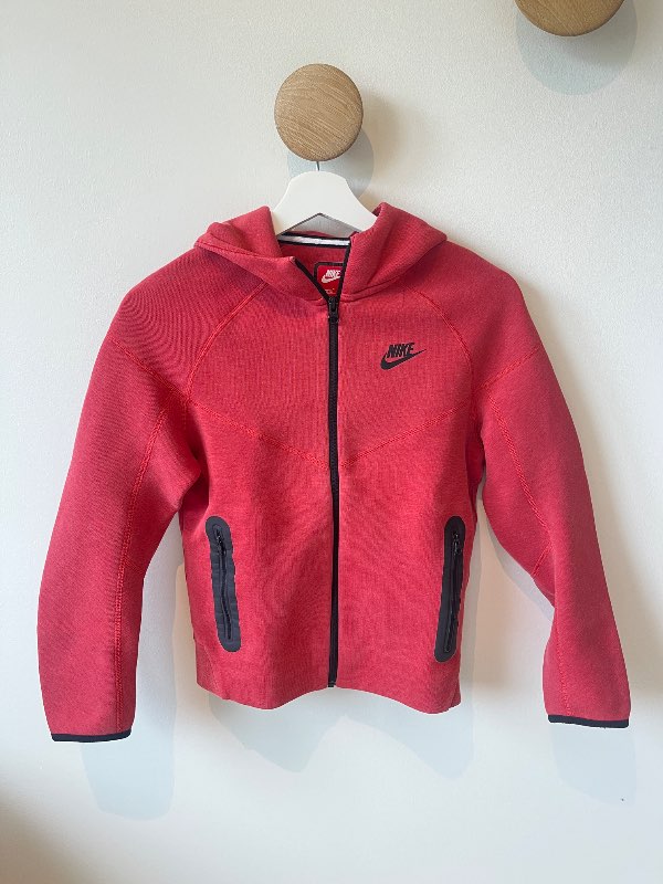 Nike peysa