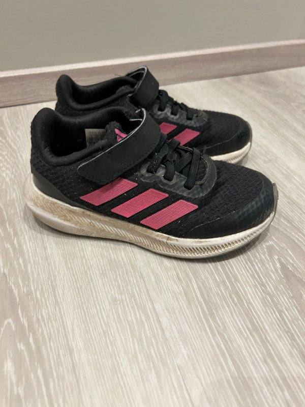 Hummel strigaskór