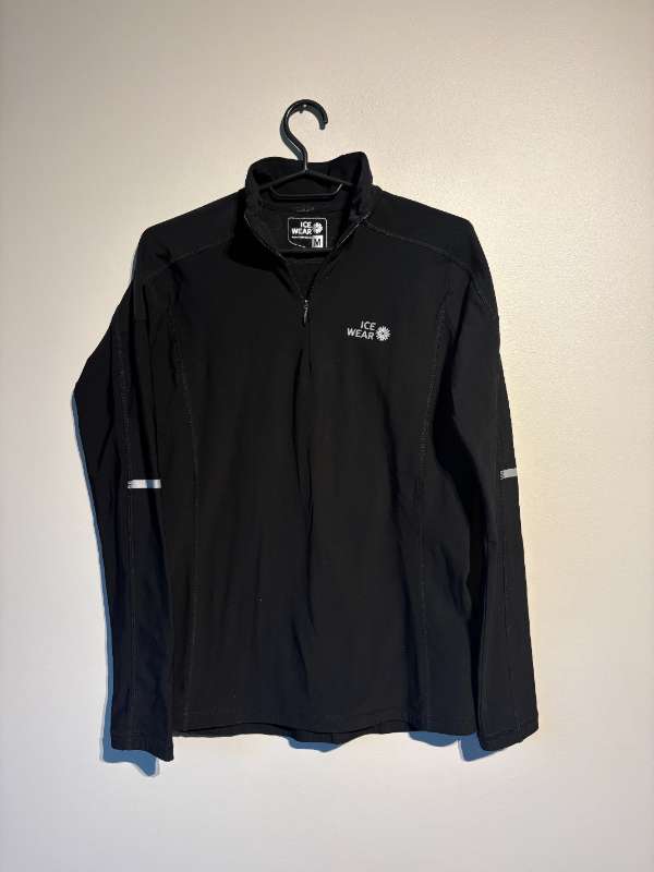 Icewear svört flíspeysa
