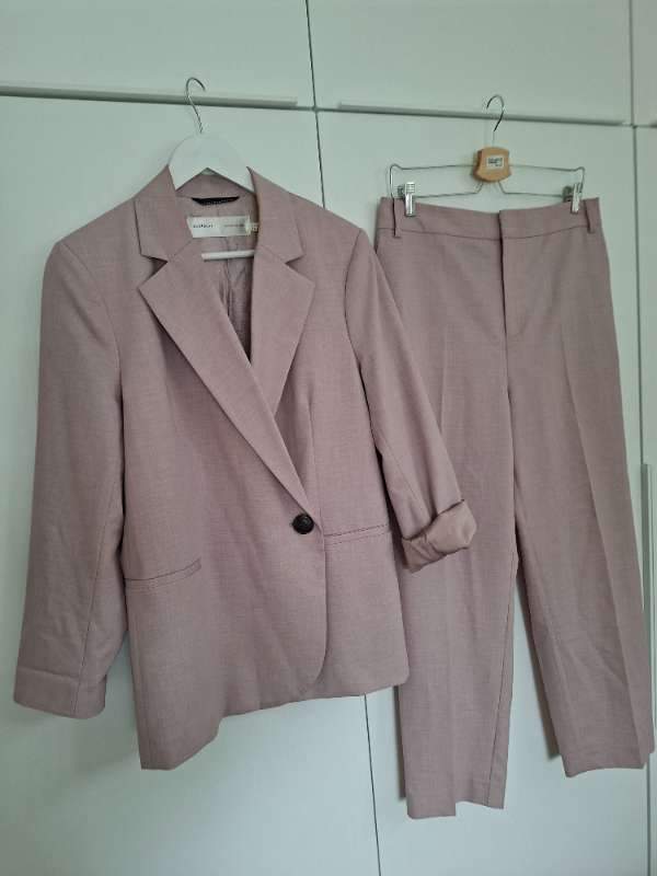 In wear dragt bleik