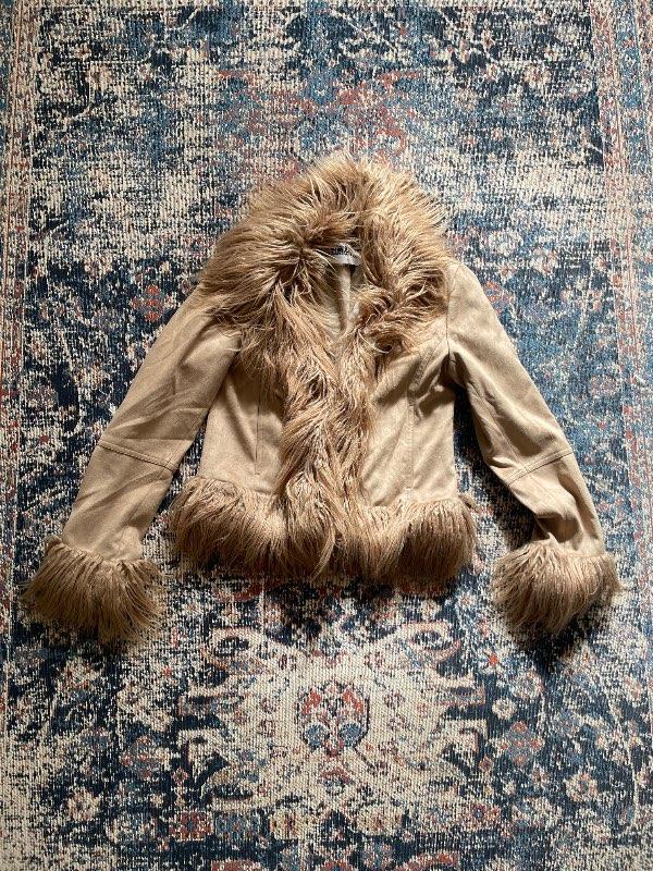 Jakki, faux fur
