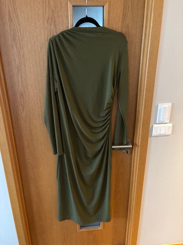 Kjóll armygrænn