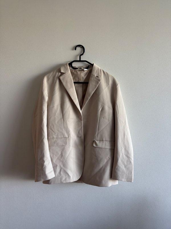 Kremaður blazer