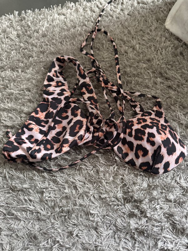 Leopard print bikini toppur