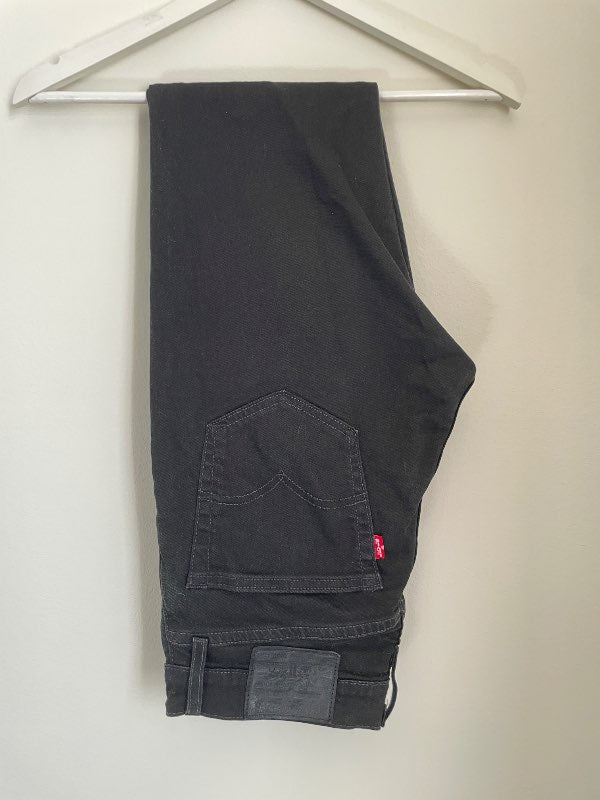 Levi’s 511 gallabuxur svartar