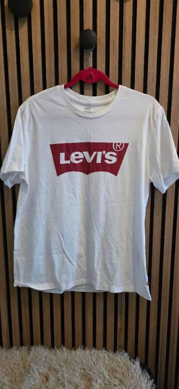 Levis