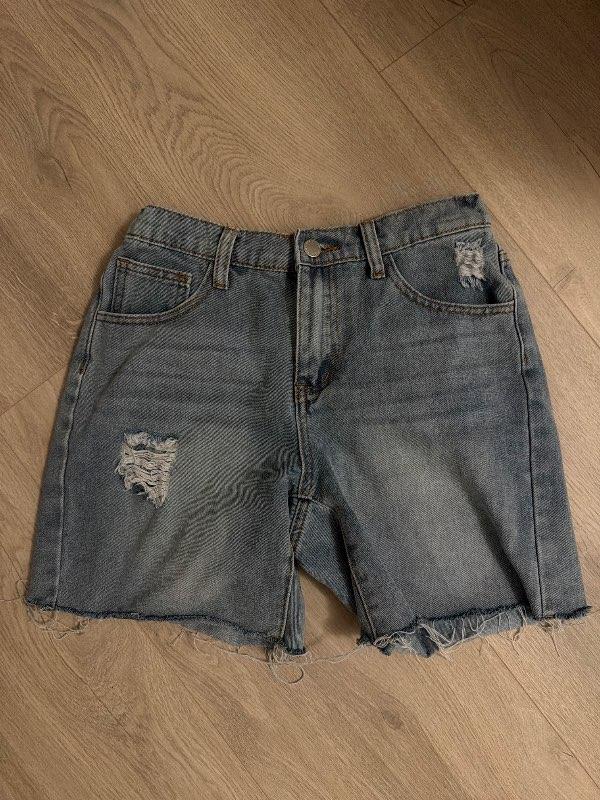 Ljós bláar jorts