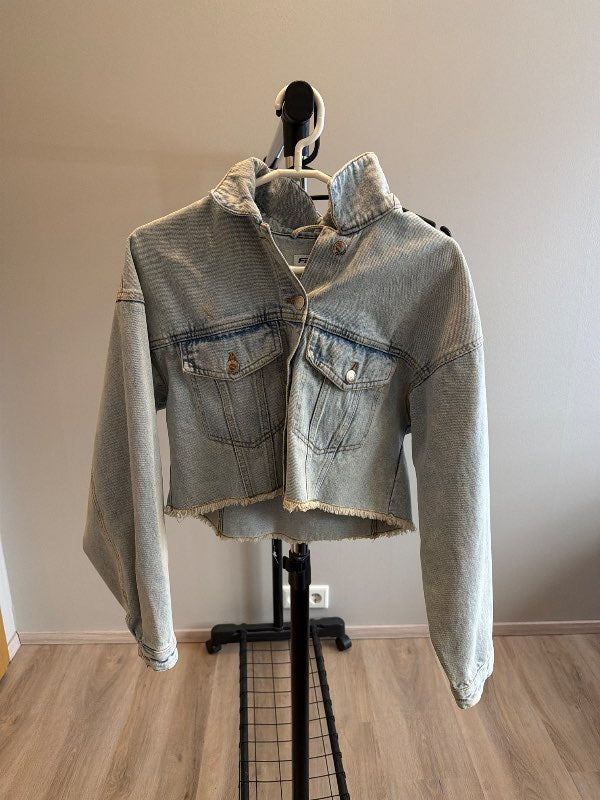 Ljósblár gallajakki