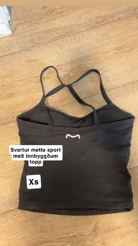 Metta svartur opið bak