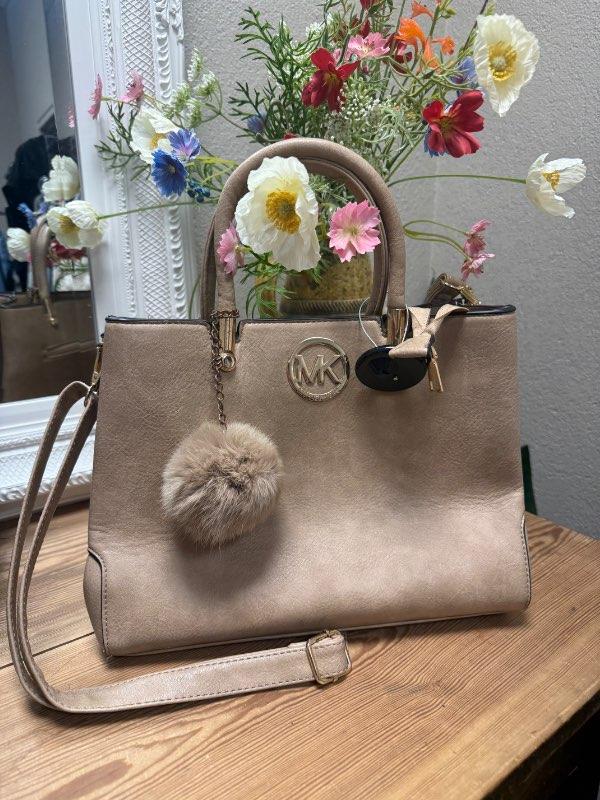Michael Kors taska