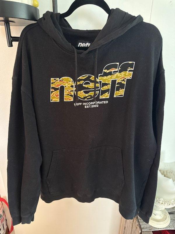 Neff hettupeysa