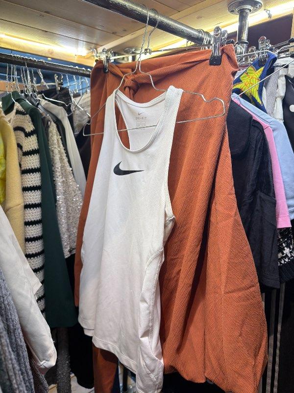 Nike æfingabolur