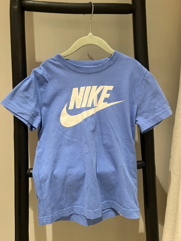 *Nike blár bolur