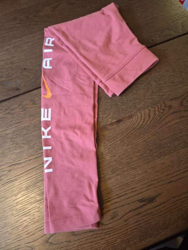 Nike bleikar