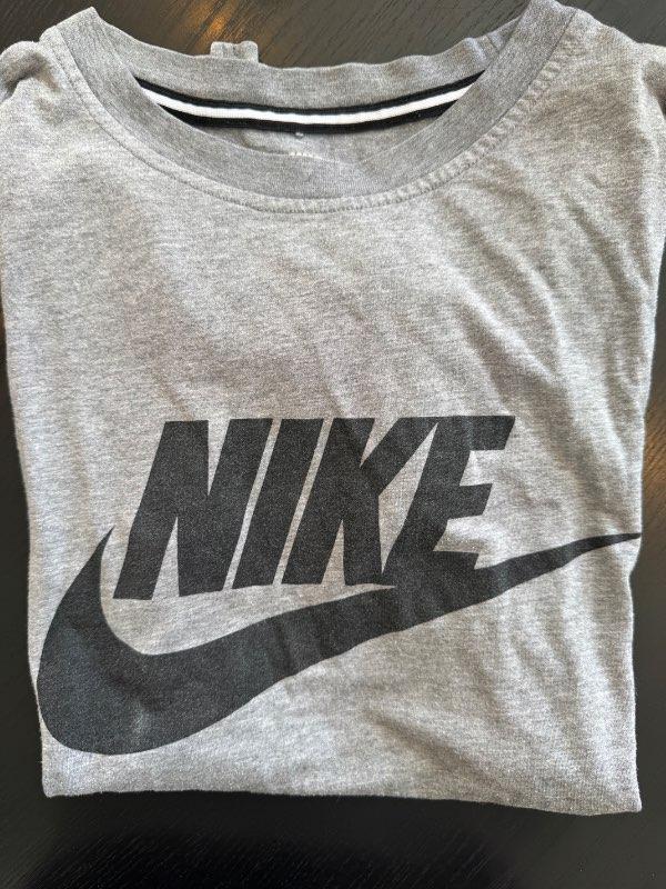 Nike bolur grár