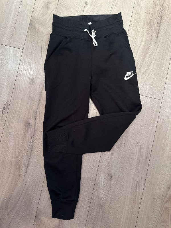 Nike buxur með hvítri rönd