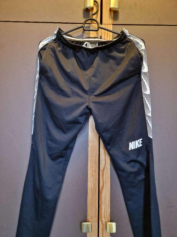 Nike buxur svartar og hvítar