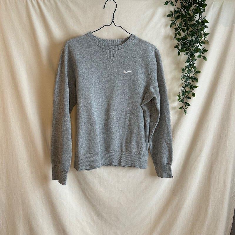 Nike grá peysa