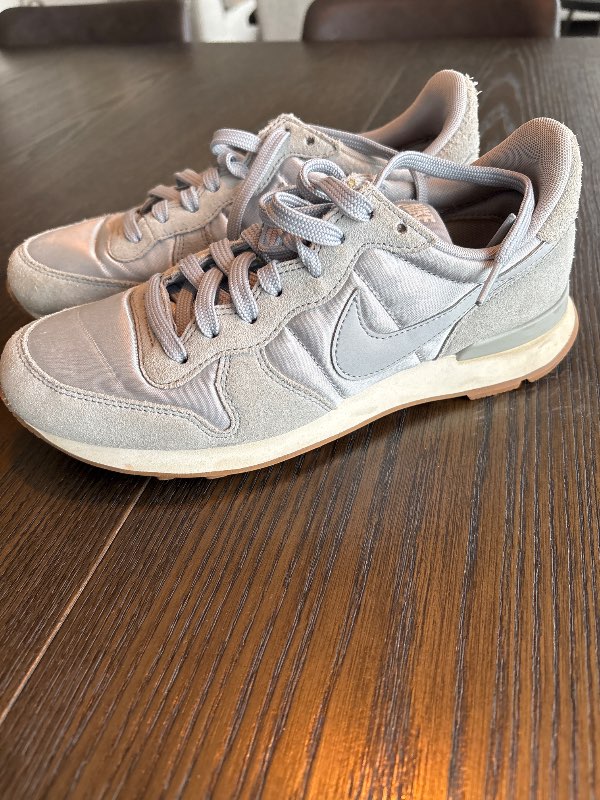 Nike gráir