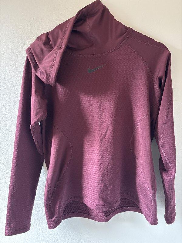 Nike hettu hlaupapeysa vínrauð