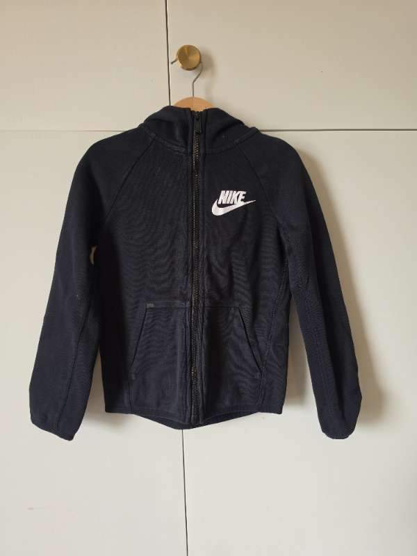 Nike hettupeysa