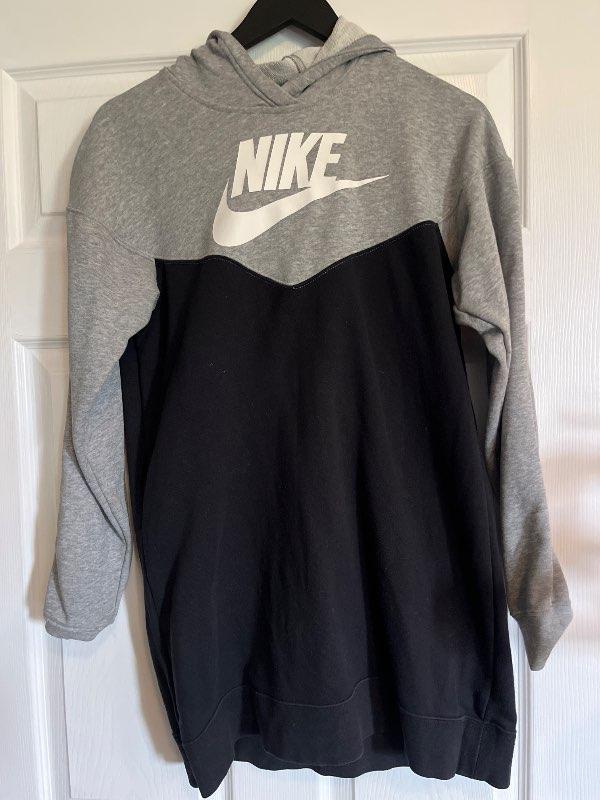 Nike hettupeysa