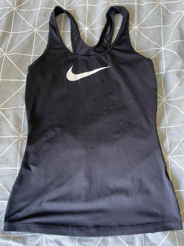 Nike hlýrabolur