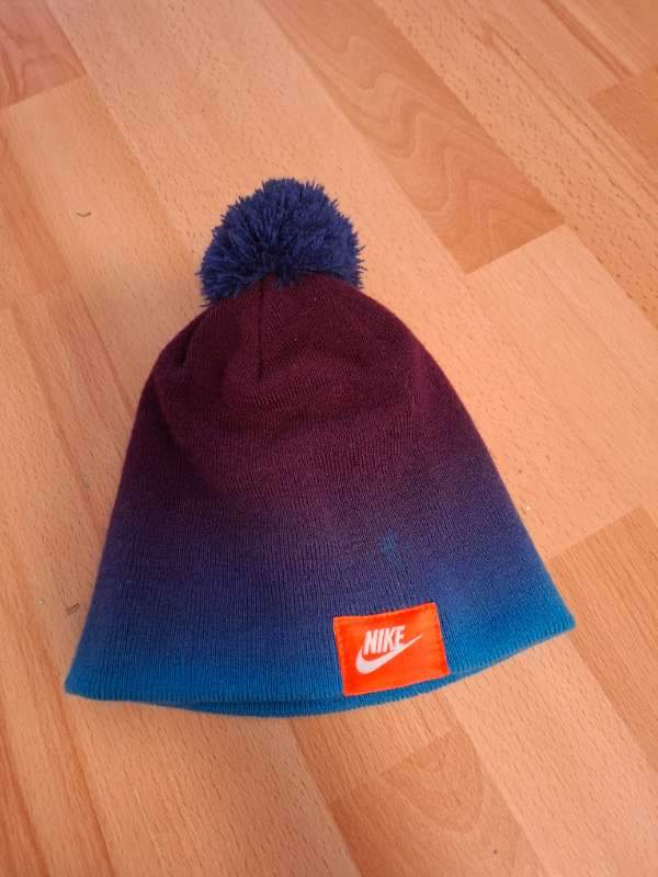 Nike húfa