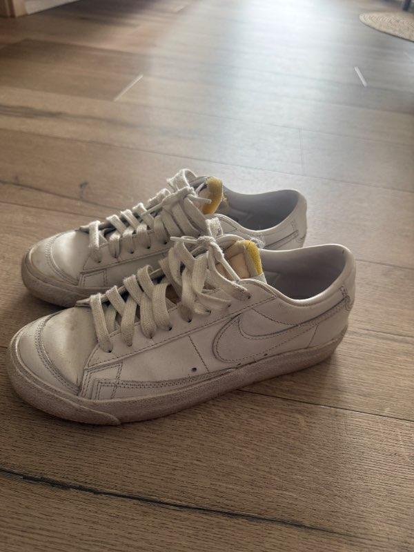 Nike hvítir skór