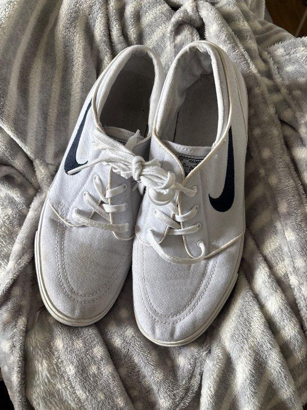 Nike hvítir skór