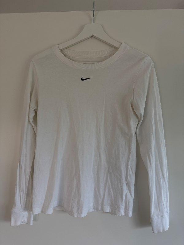 Nike langerma bolur hvítur