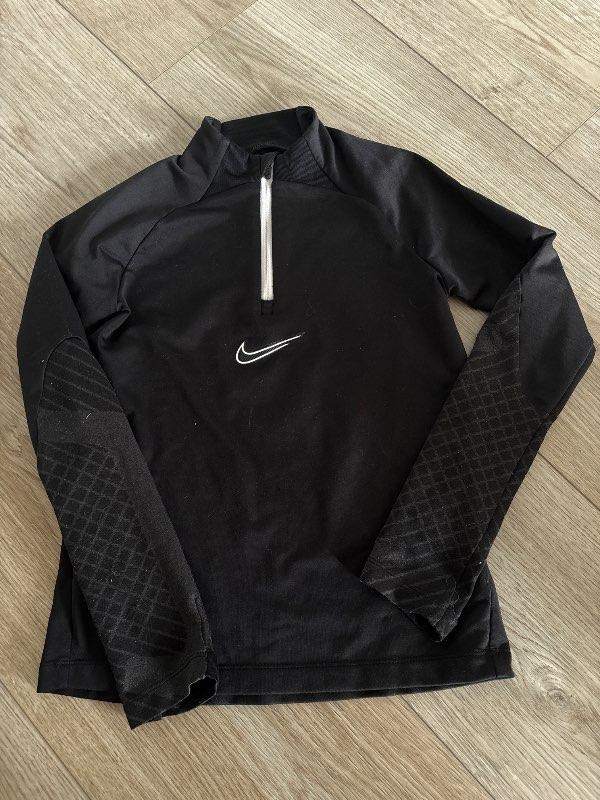 Nike peysa