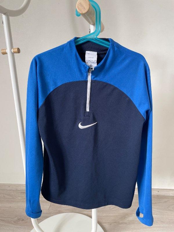 Nike peysa