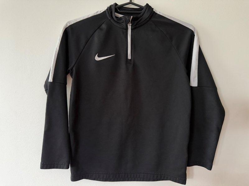 Nike peysa