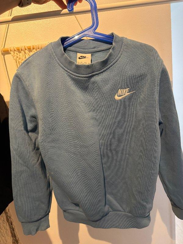 Nike peysa blá