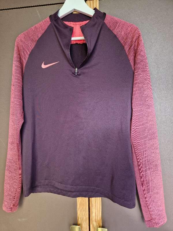 Nike peysa fjólublá