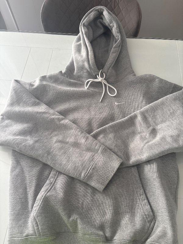 Nike peysa grà