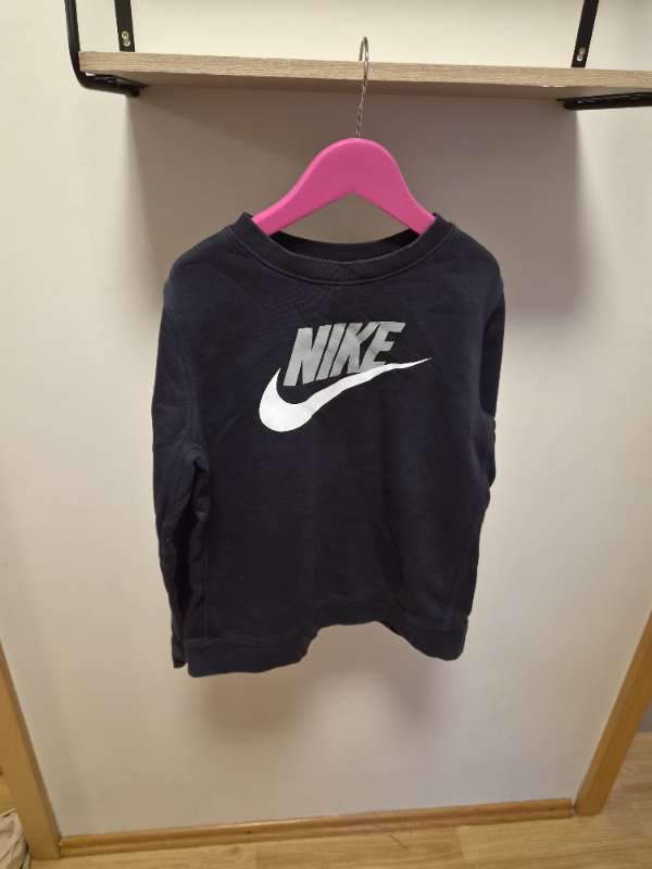 Nike peysa grátt merki