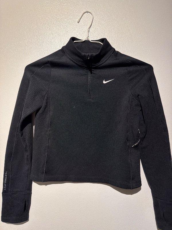 Nike pro hálfrennd