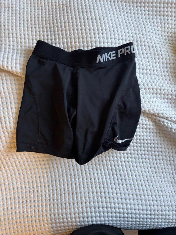 Nike pro stuttbuxur