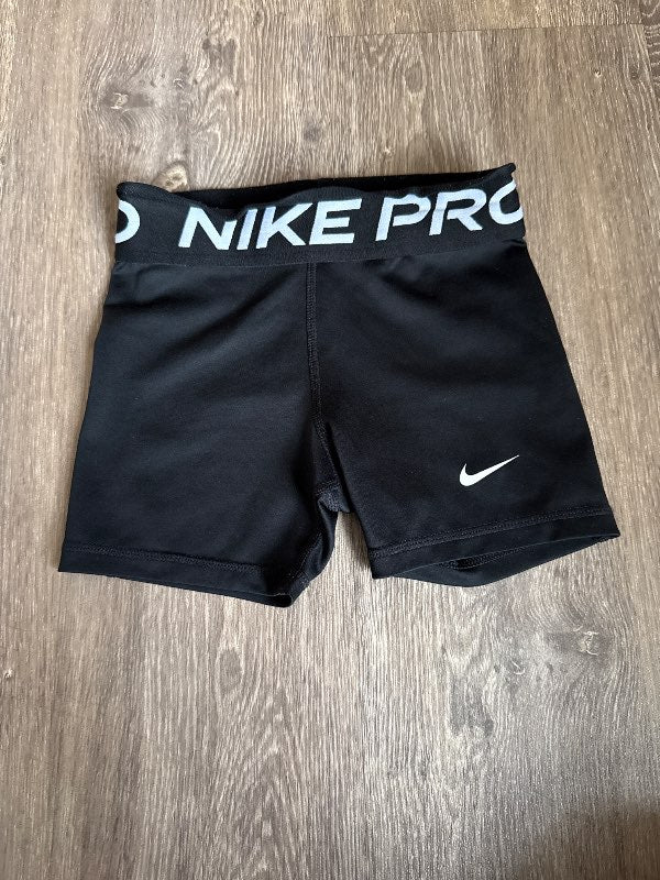 Nike stuttbuxur