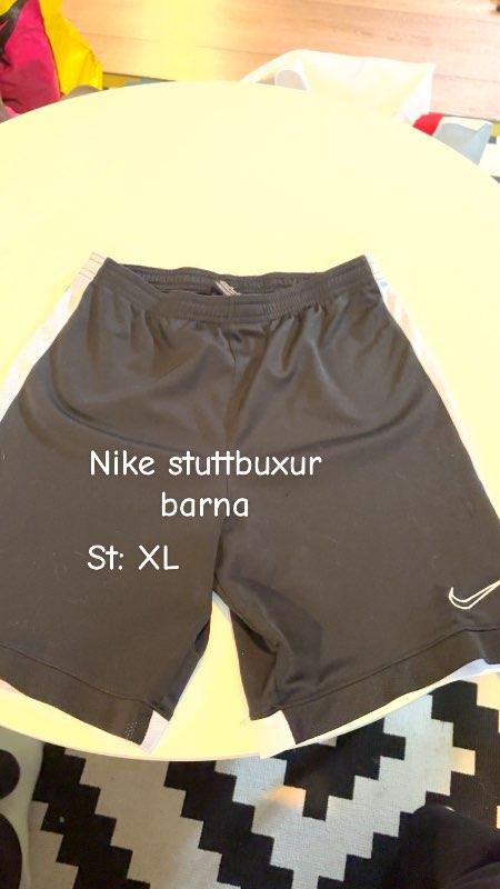 Nike stuttbuxur barna