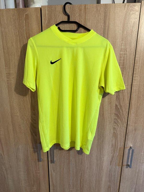 Nike stuttermabolur