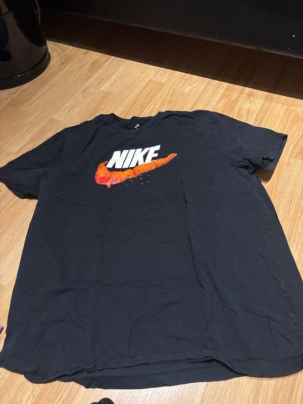 Nike stuttermabolur