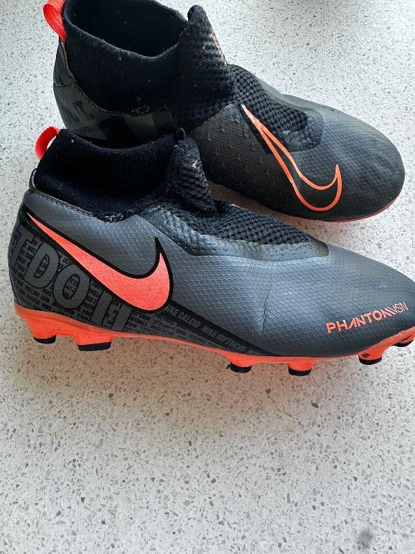 Nike takkaskór