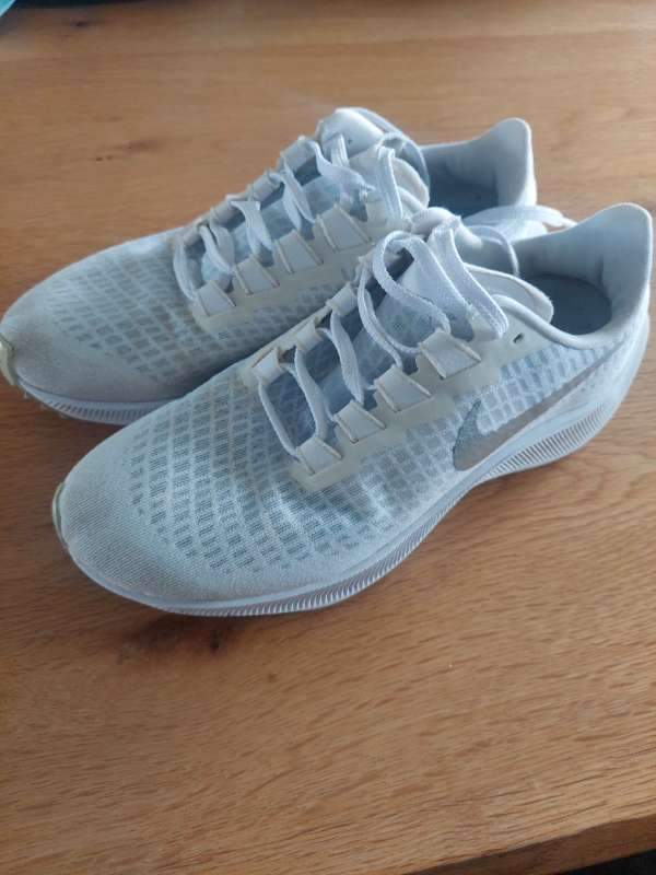 Nike zoom pegasus hvítir